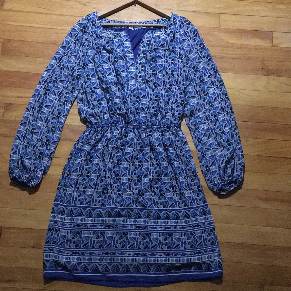 🦋Max Studio Lind sleeve split neck dress